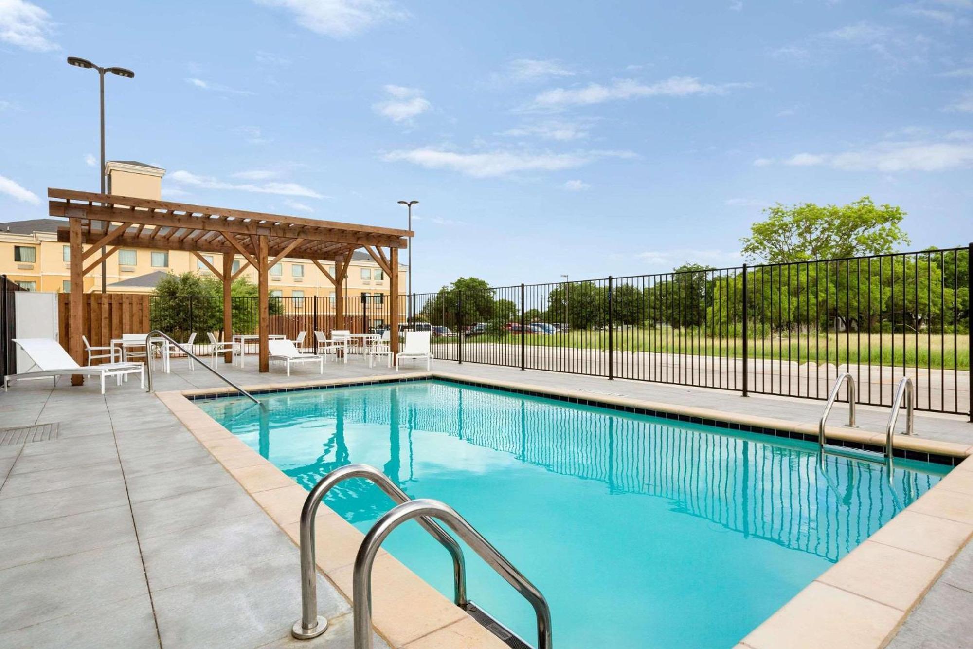 Country Inn & Suites By Radisson, New Braunfels, Tx Buitenkant foto